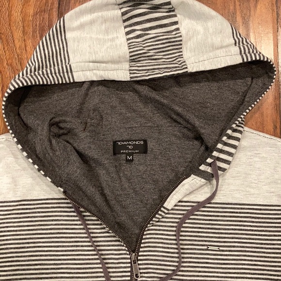 7 DIAMONDS striped zip up hoodie Size M EUC - Picture 5 of 14
